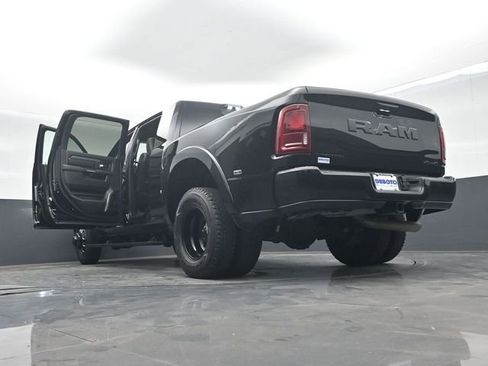 Used 2025 RAM 3500 Limited AWD/4WD image 78