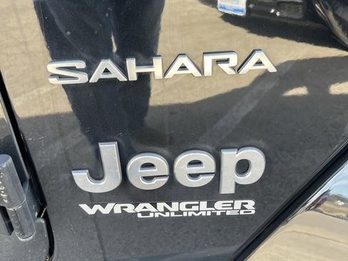 Used 2020 Jeep Wrangler Unlimited Sahara image 12