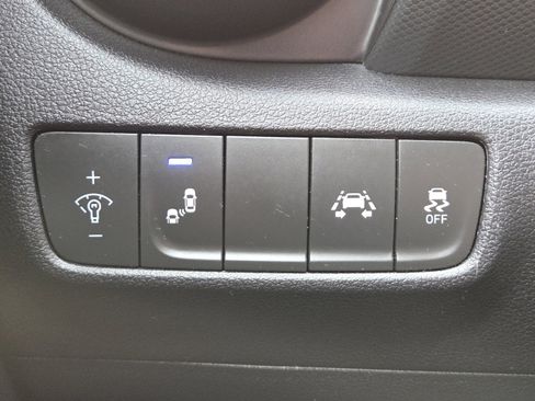 Used 2019 Hyundai Kona SEL image 6