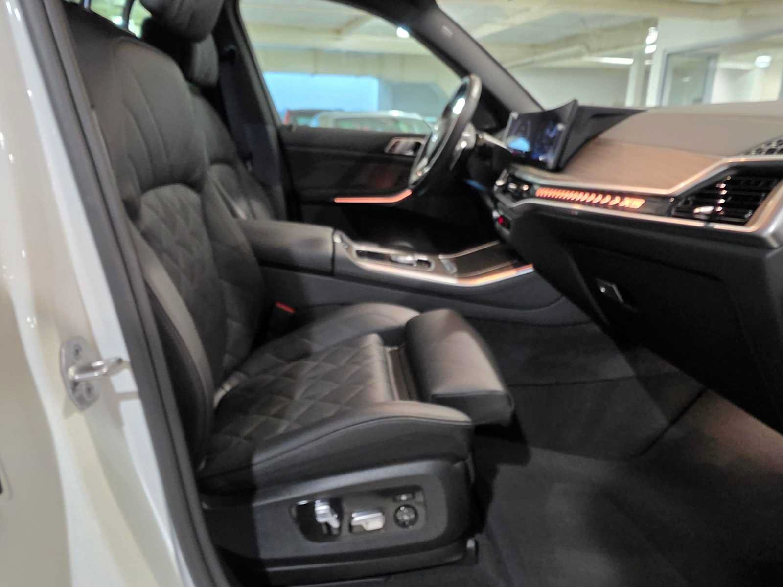Used 2026 BMW X5 xDrive40i AWD/4WD image 12