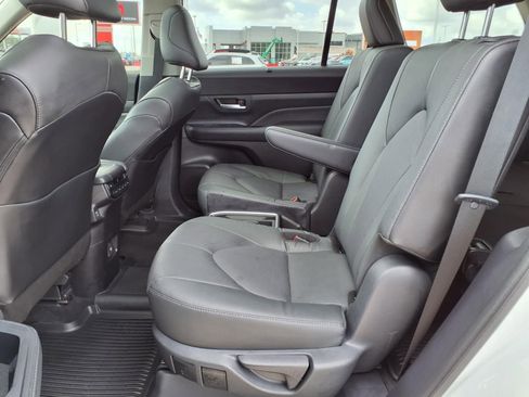 Certified 2025 Toyota Grand Highlander FWD image 18
