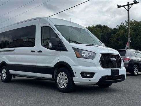 Used 2024 Ford Transit 350 XLT RWD image 4