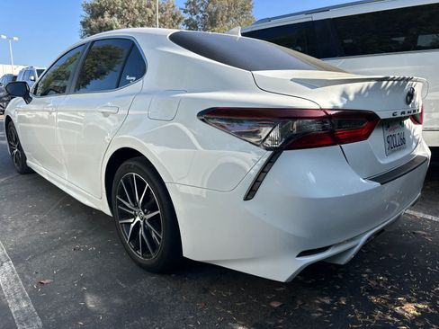 Used 2023 Toyota Camry SE w/ Convenience Package FWD image 6