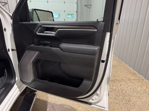 Used 2025 Chevrolet Silverado 1500 High Country AWD/4WD image 22