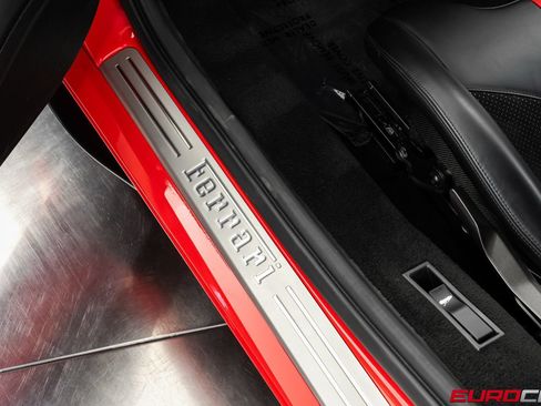 Used 2022 Ferrari F8 Tributo RWD image 46