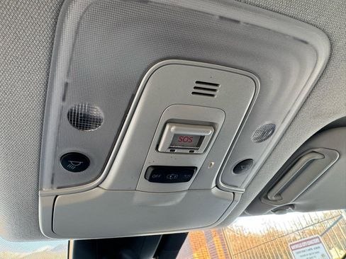 Used 2021 Toyota Prius Prime Limited image 18