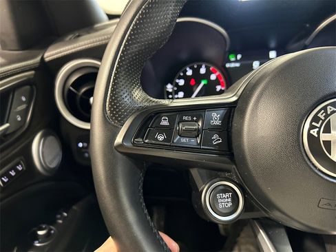 Used 2022 Alfa Romeo Stelvio Ti image 18