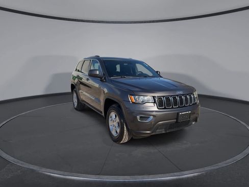 Used 2017 Jeep Grand Cherokee Laredo w/ Quick Order Package 23E image 2