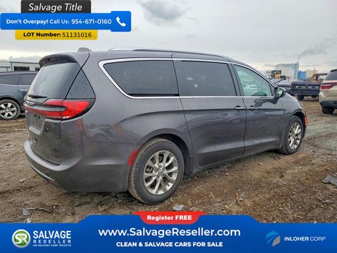 Used 2021 Chrysler Pacifica Touring-L FWD image 4