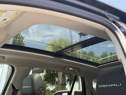 Used 2024 GMC Terrain Denali w/ Black Diamond Edition AWD/4WD image 17