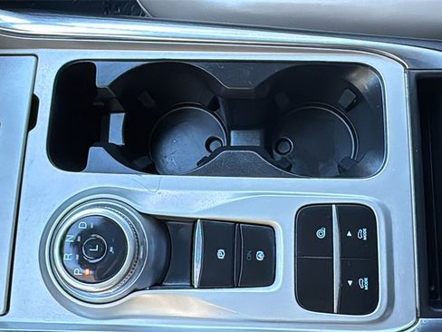 Certified 2022 Ford Explorer XLT w/ Equipment Group 202A image 15