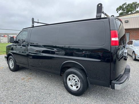 Used 2017 Chevrolet Express 2500 image 12