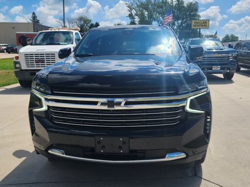 Used 2023 Chevrolet Suburban LT w/ LT Signature Package AWD/4WD image 2