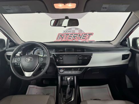 Used 2015 Toyota Corolla LE image 11