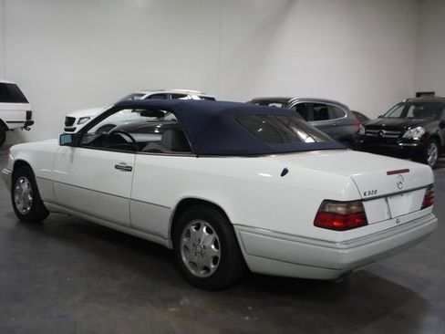Used 1995 Mercedes-Benz E 320 Convertible image 7