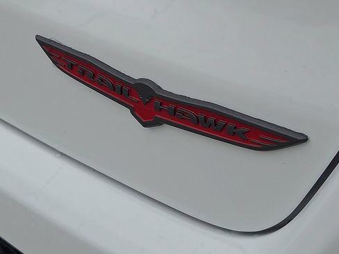 Used 2024 Jeep Compass Trailhawk AWD/4WD image 8
