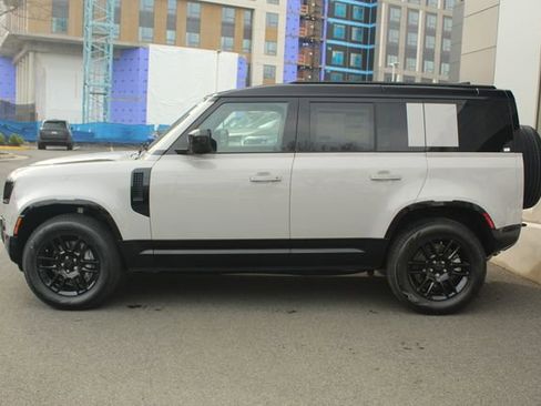 New 2026 Land Rover Defender 110 X-Dynamic SE image 6