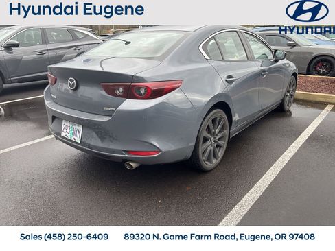Used 2022 MAZDA MAZDA3 s image 3