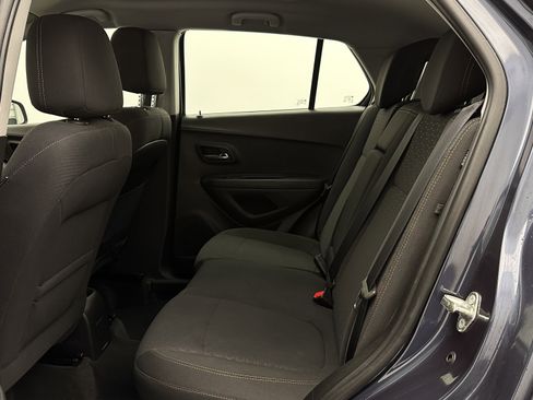 Used 2018 Chevrolet Trax LS image 21
