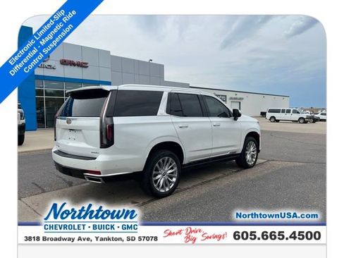 Used 2022 Cadillac Escalade Premium Luxury w/ Performance Package AWD/4WD image 9