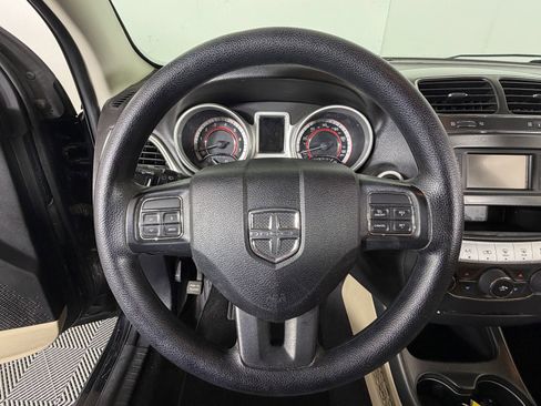 Used 2017 Dodge Journey SXT w/ Comfort/Convenience Group image 11