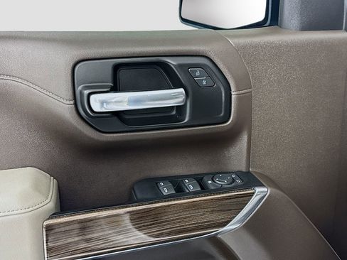 Used 2019 Chevrolet Silverado 1500 LT Trail Boss image 17