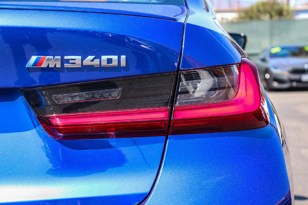 Used 2025 BMW M340i w/ Premium Package RWD image 7