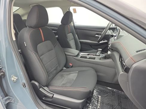 Used 2025 Nissan Sentra SR FWD image 40