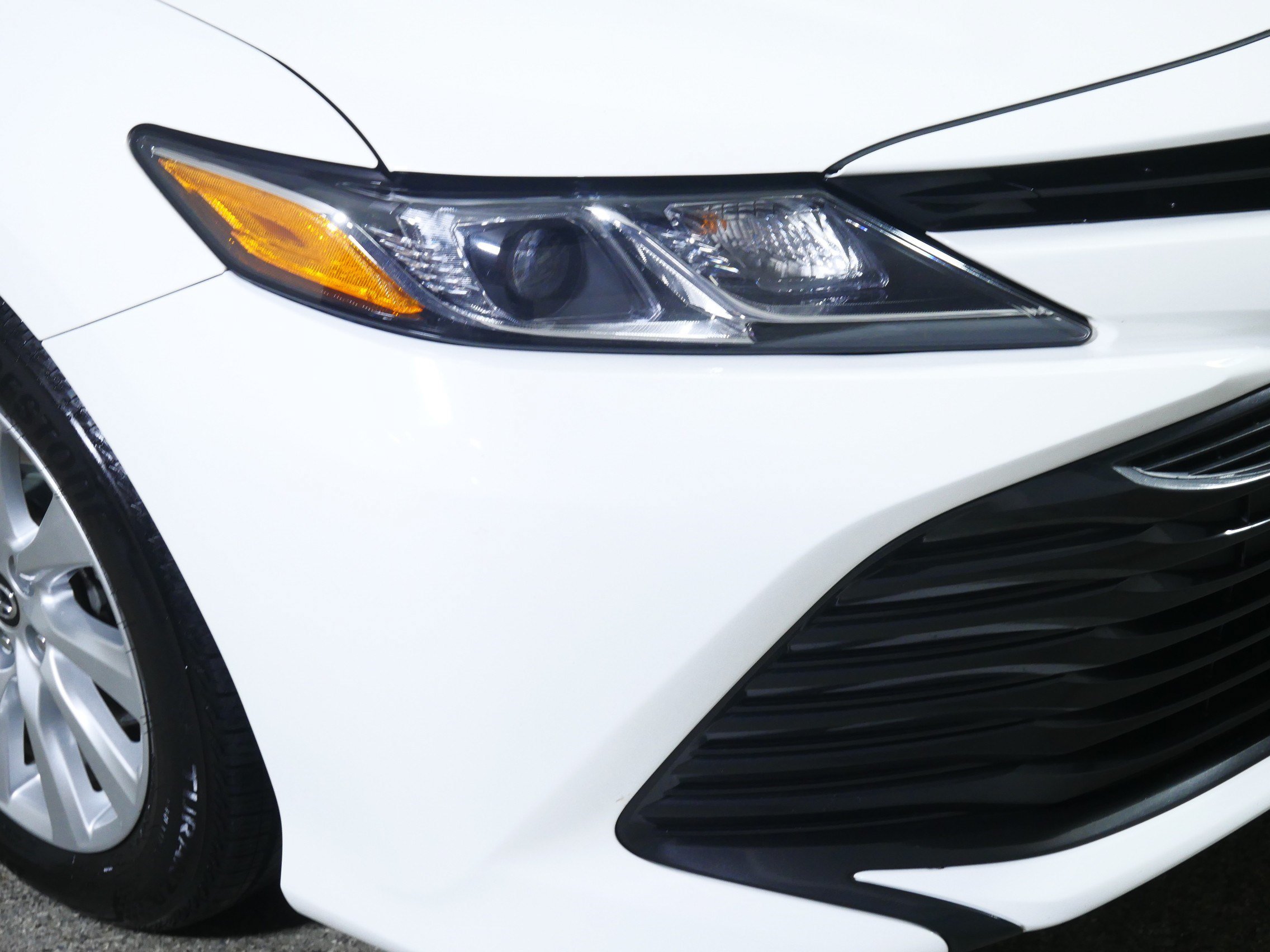 Used 2018 Toyota Camry LE w/ Convenience Package FWD image 16