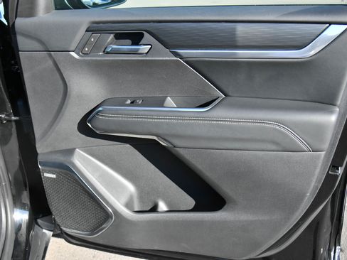 Used 2025 GMC Acadia Elevation image 53