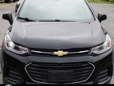 Used 2019 Chevrolet Trax LT w/ LT Convenience Package AWD/4WD image 2