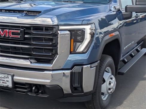 New 2025 GMC Sierra 3500 Pro w/ Fleet Convenience Package image 9