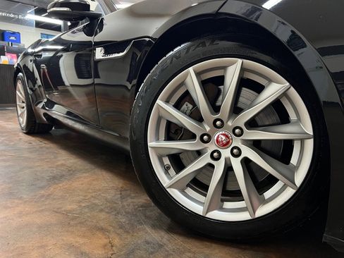 Used 2019 Jaguar F-TYPE image 46