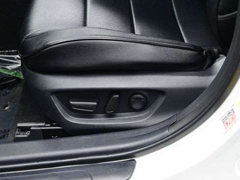 Used 2025 Toyota Camry LE w/ Convenience Package image 11