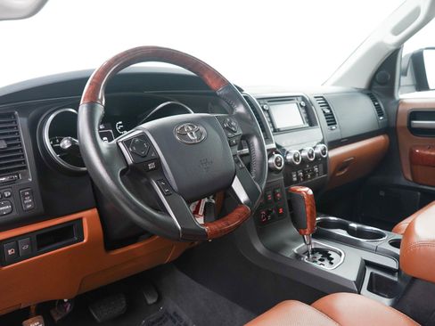 Used 2019 Toyota Sequoia Platinum AWD/4WD image 31