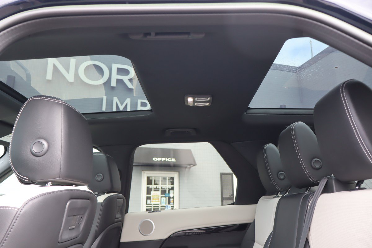 Used 2023 Land Rover Discovery S R-Dynamic AWD/4WD image 32