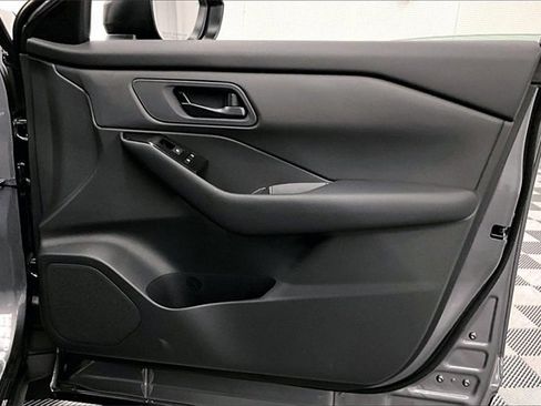 New 2025 Nissan Rogue S image 33