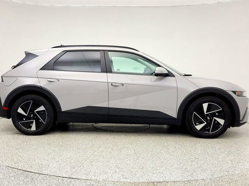 Used 2025 Hyundai Ioniq 5 SEL image 4