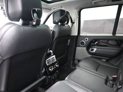 Used 2018 Land Rover Range Rover HSE image 10