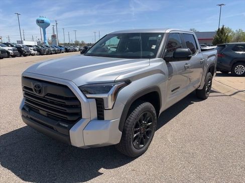 New 2026 Toyota Tundra SR5 AWD/4WD image 3