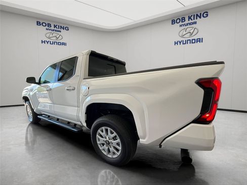 Used 2024 Toyota Tacoma SR5 AWD/4WD image 3