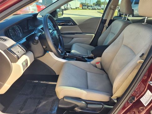 Used 2017 Honda Accord LX image 3