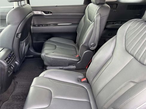 Used 2024 Hyundai Palisade Limited image 18