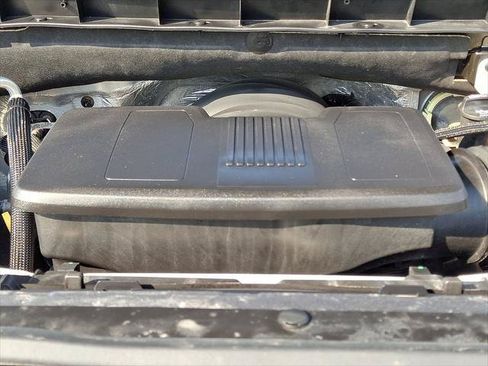 Used 2021 Chevrolet Silverado 1500 LT AWD/4WD image 30