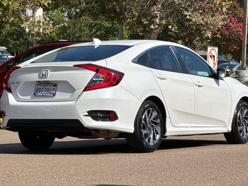 Used 2017 Honda Civic EX image 9