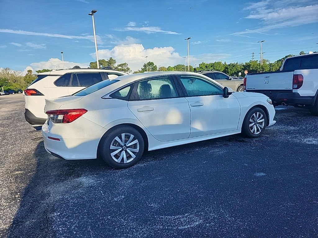 Used 2022 Honda Civic LX image 2