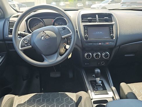 Used 2025 Mitsubishi Outlander Sport AWD image 13