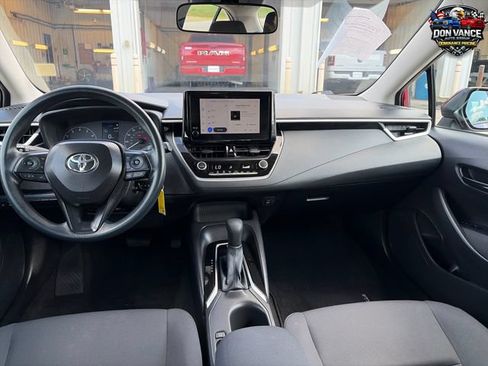 Used 2025 Toyota Corolla LE FWD image 13