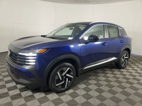 Used 2026 Nissan Kicks SV w/ SV Premium Package FWD image 8