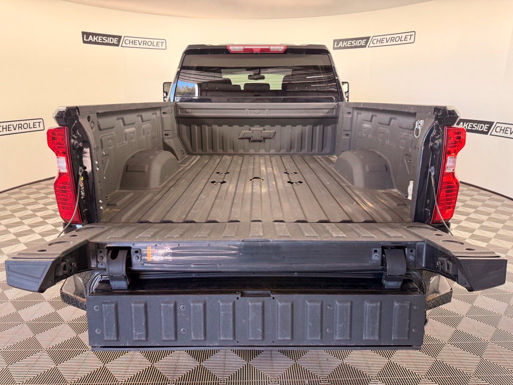 Used 2022 Chevrolet Silverado 2500 Custom w/ Custom Value Package AWD/4WD image 11